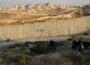 The Israeli wall near Jerusalem. (Photo: Tamar Fleishman. PC)