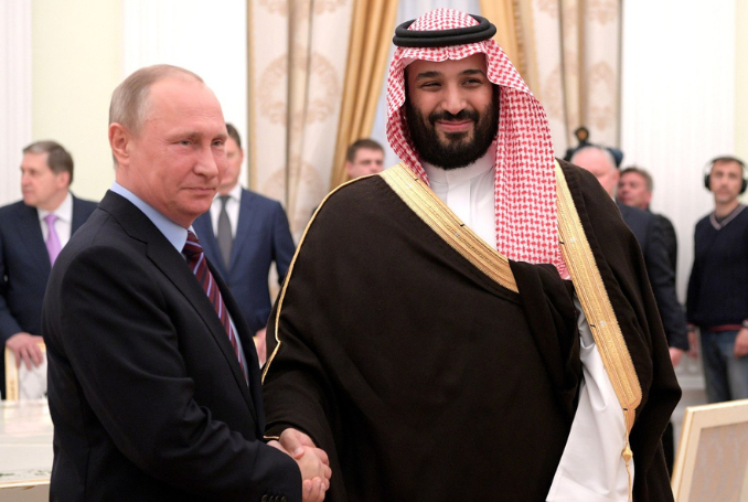 Saudi Crown Prince Mohammed bin Salman (R) greets Russian President Vladimir Putin. (Photo: Kremlin, via Wikimedia Commons)